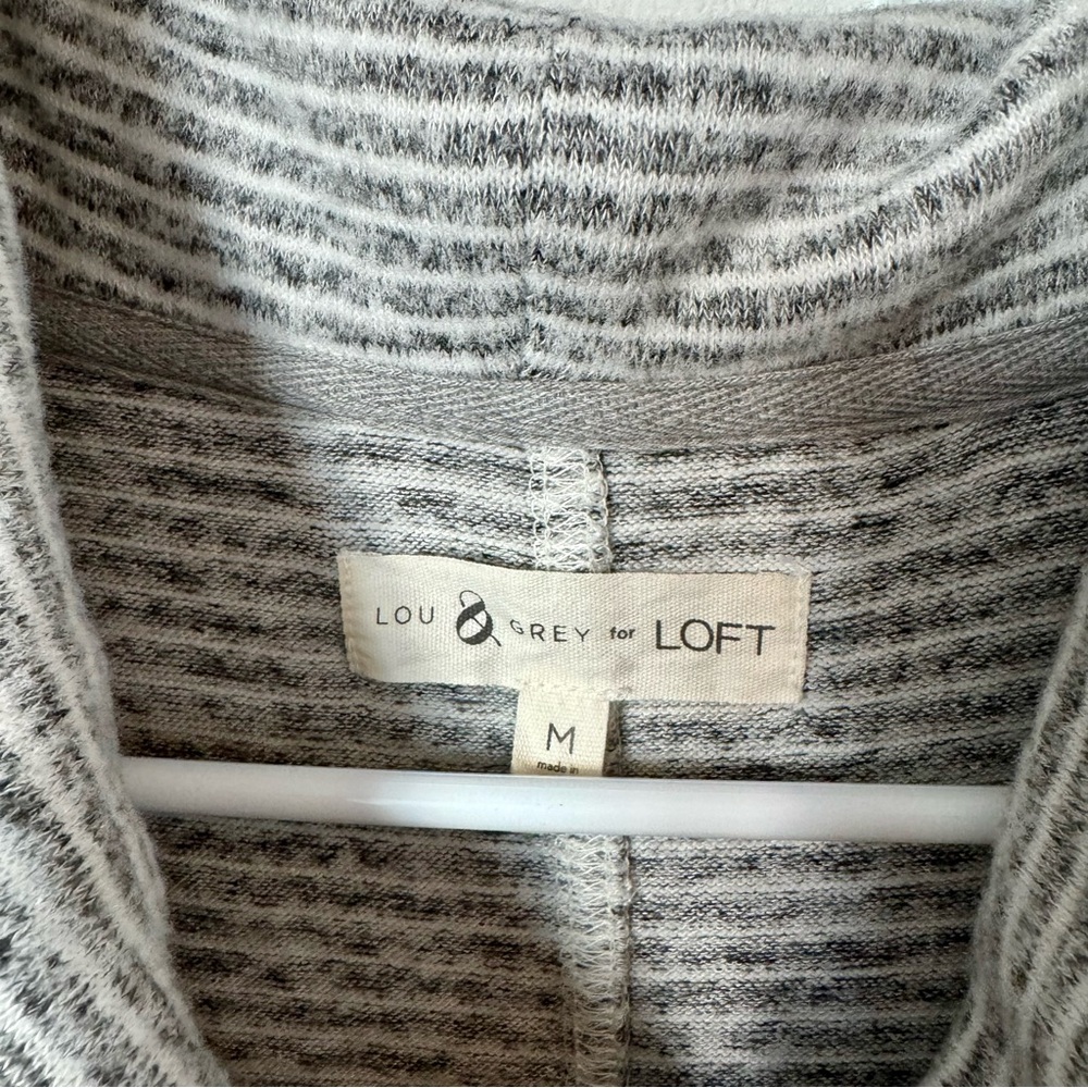 Lou & Grey Gray Striped Cowl Neck Dress Size Medium Gray White Tie Waist Casual - Picture 12 of 13
